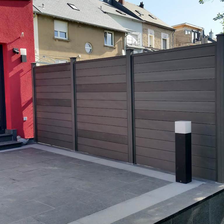 Terrasse avec clôture réalisée par C&H Créations